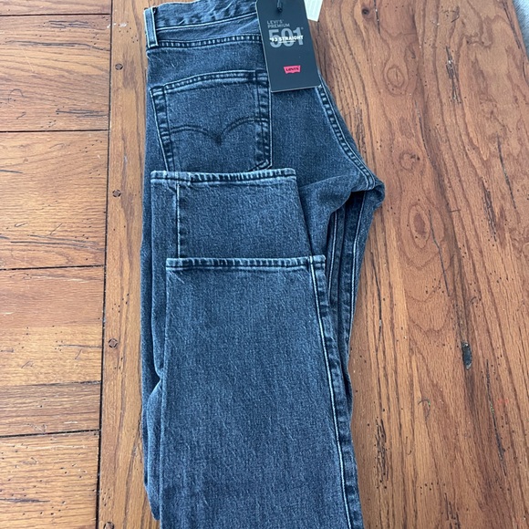Levi's 90s fit jeans !! NWT - Picture 2 of 13